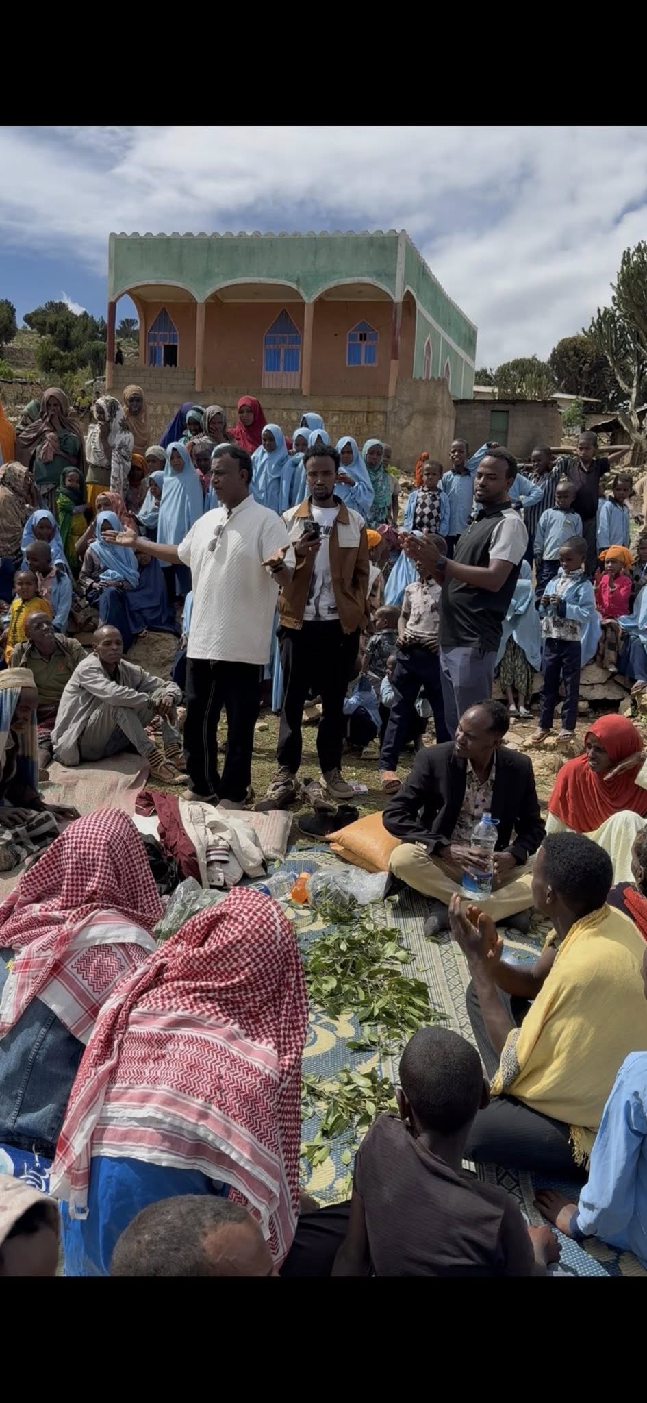 Masjidul Haaji Ibsaa Aaloo and community